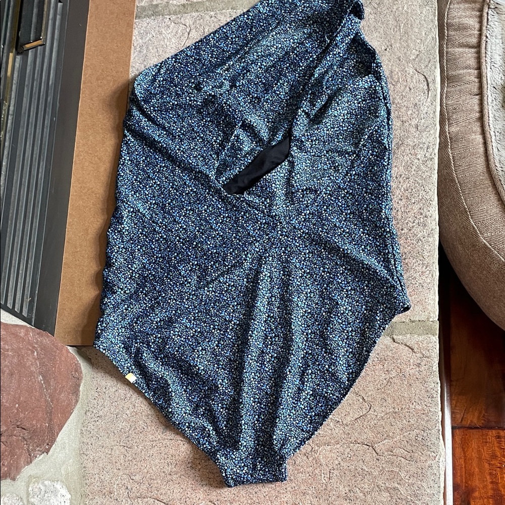Summersalt  The Sidestroke One-Shoulder Swimsuit - Picture 4 of 10